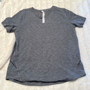 LULULEMON workout t-shirt running short sleeve gray shirt NWOT 🩶